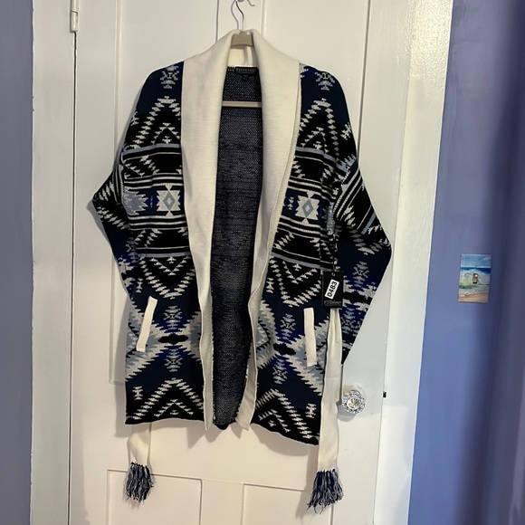 NWT PJ Salvage blue and white Aztec pattern lounging cardigan small - Picture 2 of 10